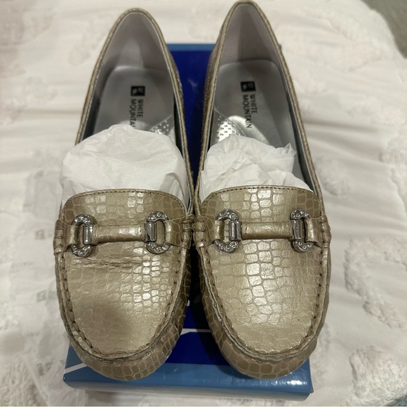 Women’s Champagne White Mountain Loafers - Picture 3 of 7